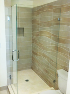 Pivot-Shower-Door- -Panel-Frameless